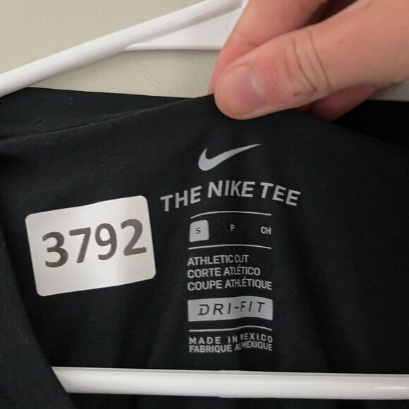 The Nike Tee Mens Black Athletic Cut Graphic Tee S UGA Georgia Bulldogs College - Picture 3 of 5